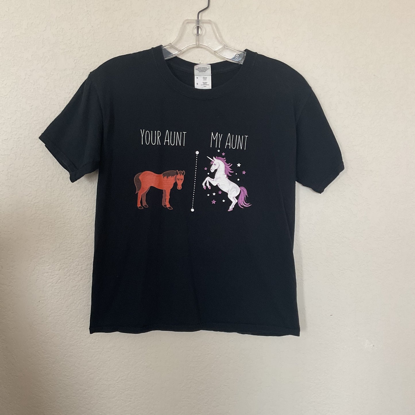 Fruit Of The Loom Girls Graphics T-shirt Size L(10/12).