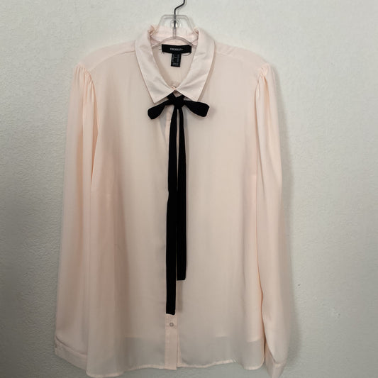 NWT Forever21 Women’s Ribbon And Buttons Plus Blouse Size XL.