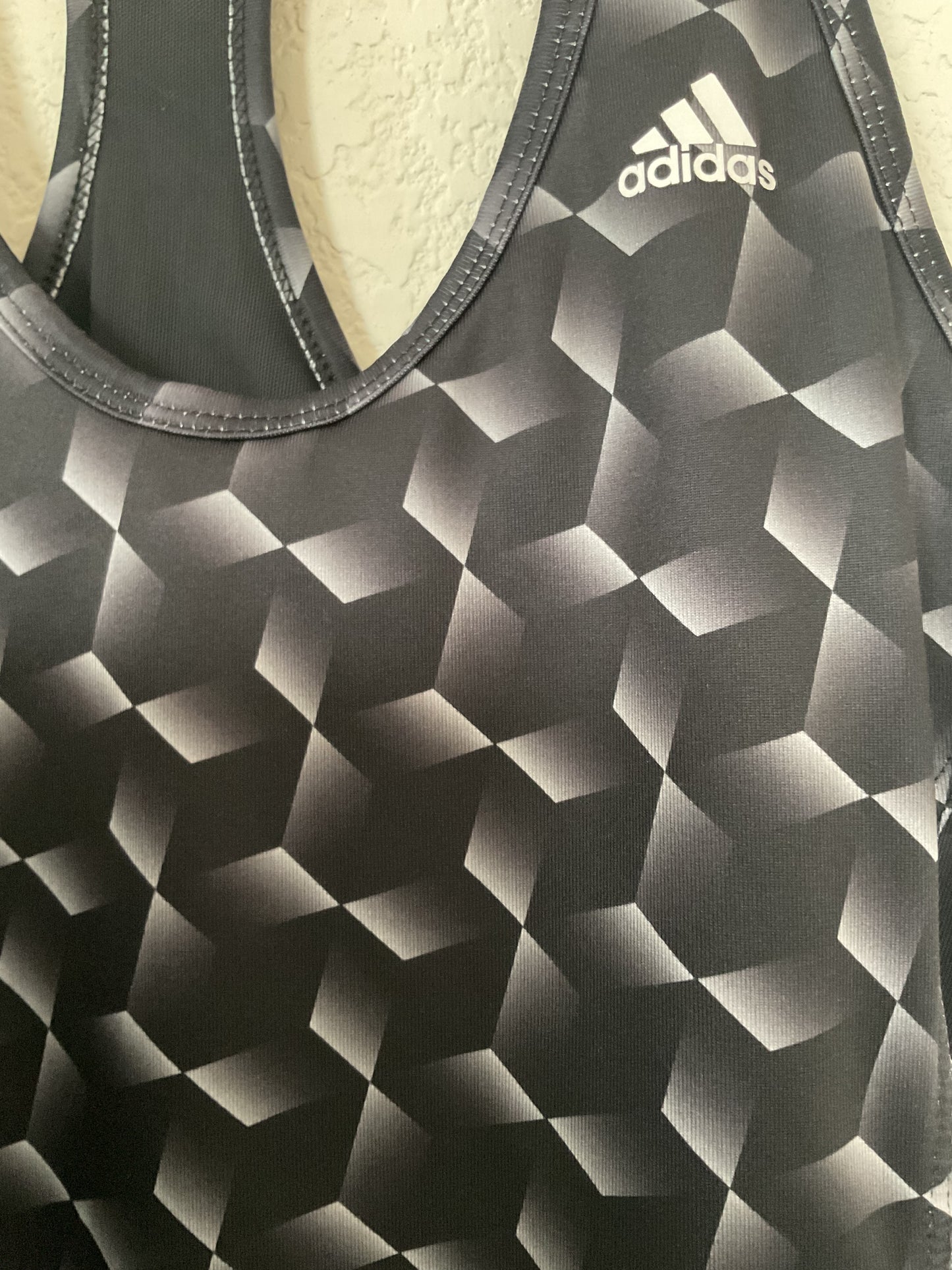 Adidas Built Bra Women’s Active Tank Top Shirt Size S