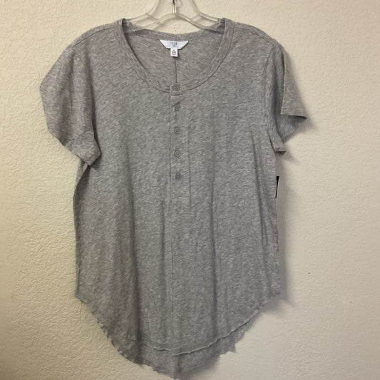 NWT Time Tru Women’s Buttoned Shirt Size S(4-6).