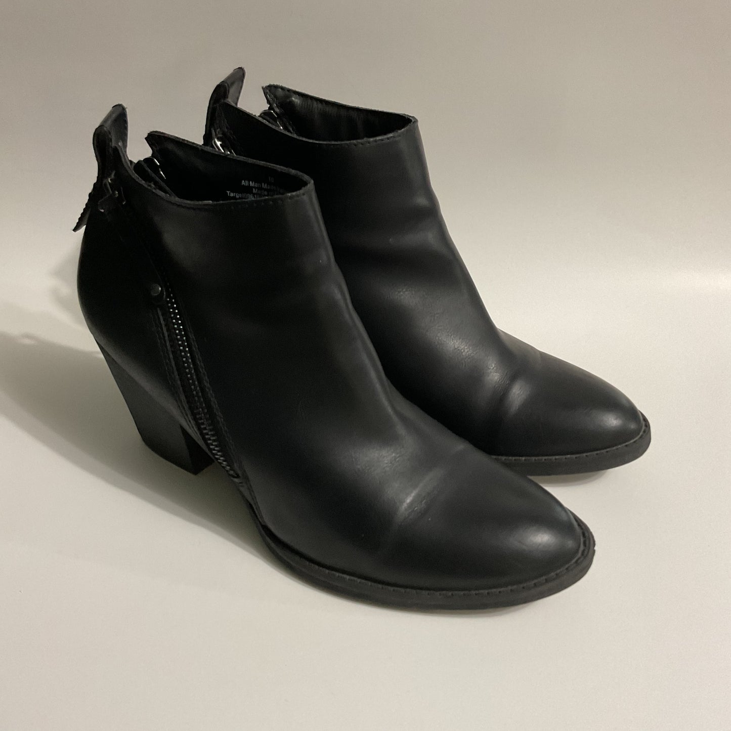 Dolce Vita Black Zippered Women’s Booties Size 10.