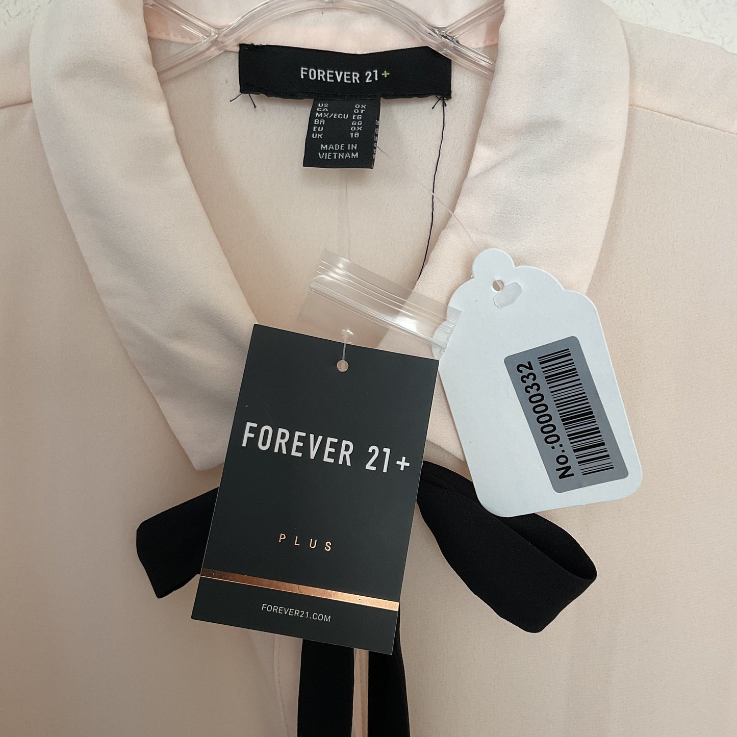 NWT Forever21 Women’s Ribbon And Buttons Plus Blouse Size XL.