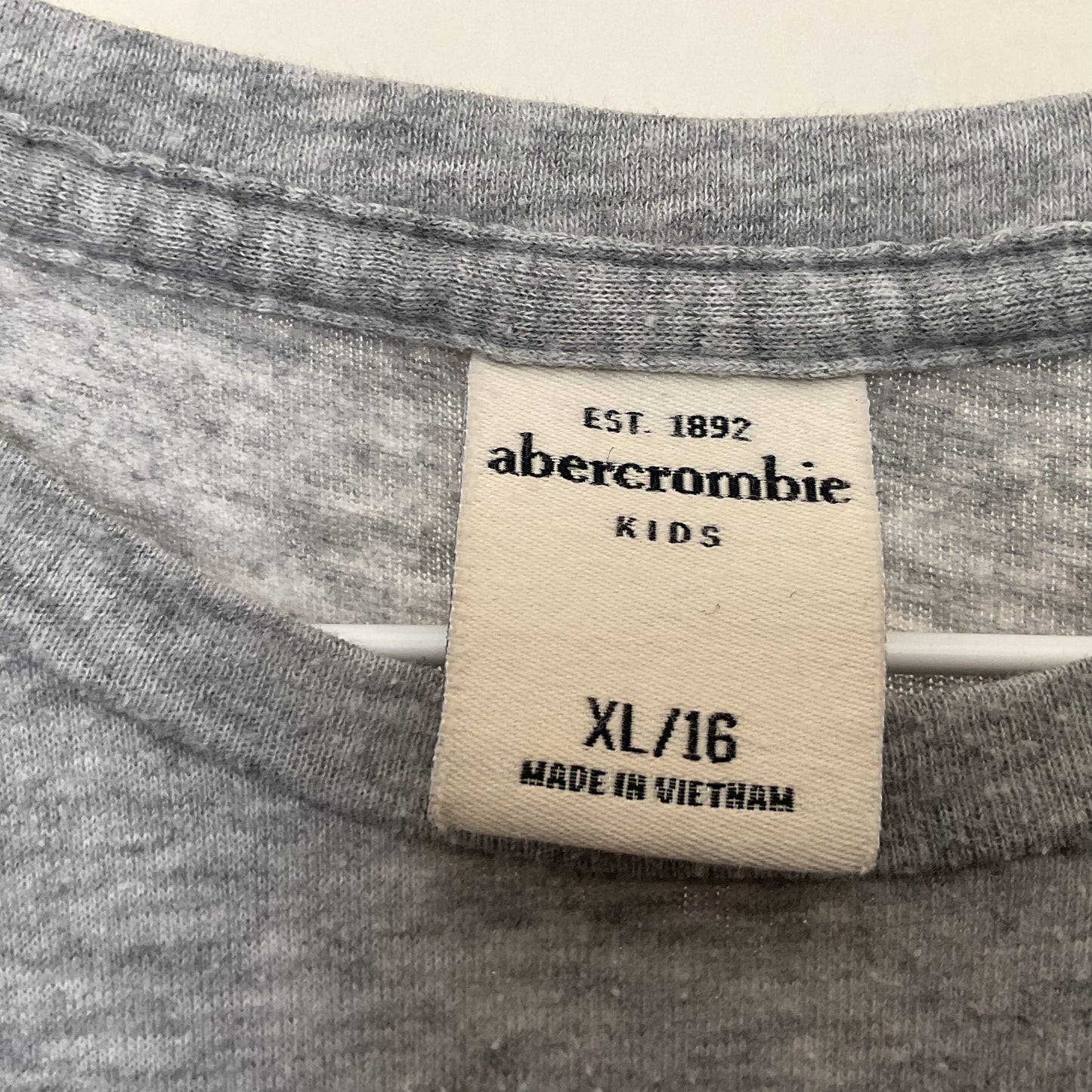 Abercrombie Graphic Kids T-shirt Size XL(16).