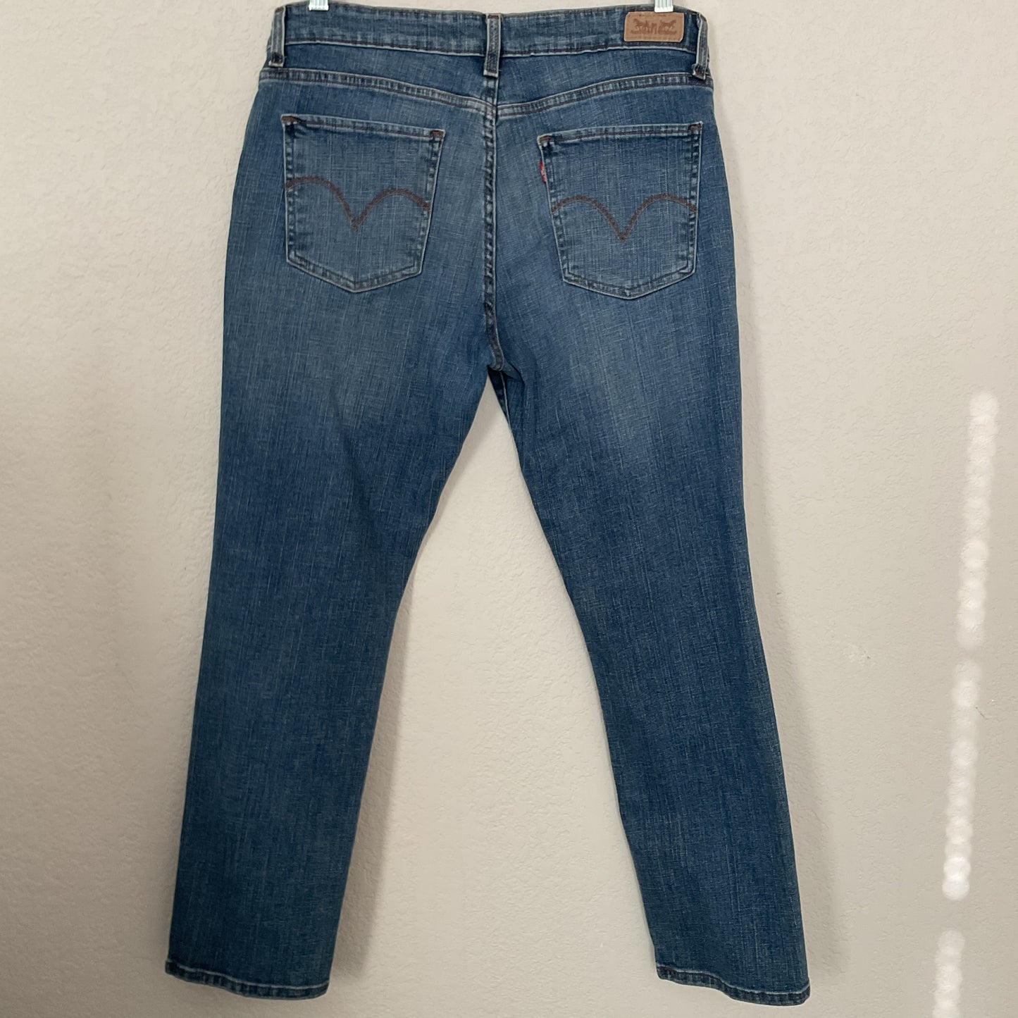 Levi’s Mid-rise Skinny Women’s Jeans Size 12.