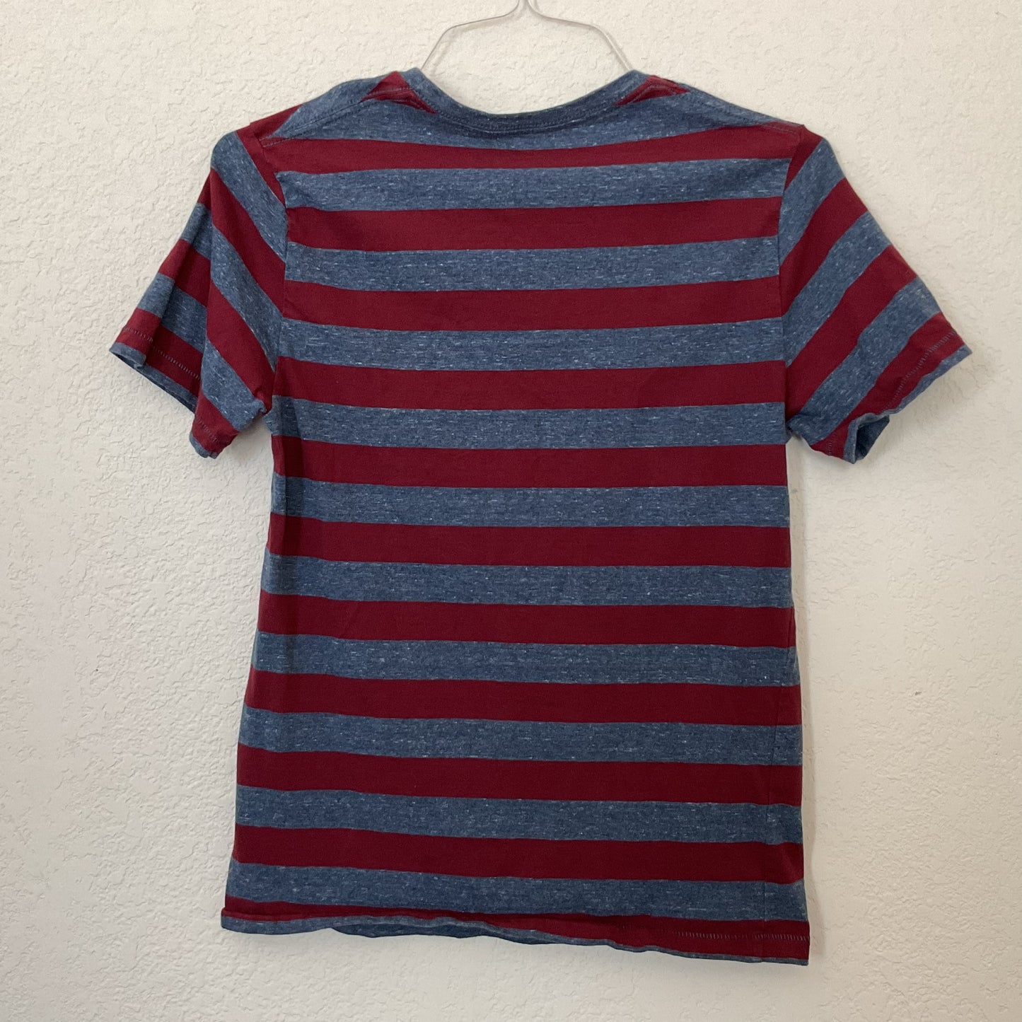 Old Navy Boys Stripped T-shirt Size S(8/10).