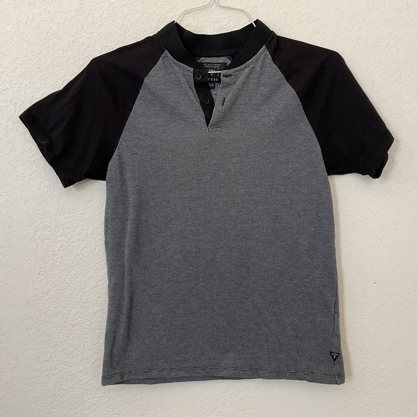 Guess Classic Dress Boys T-shirt Size S(10/12).