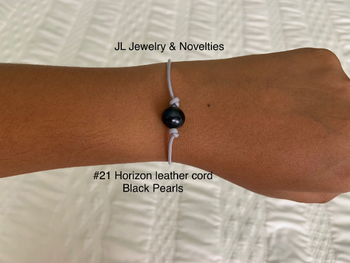 Leather And Pearl Bracelet with Black Pearl