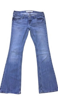 Hollister Cali Flare Bell Bottom Women’s Jeans Size 3R.