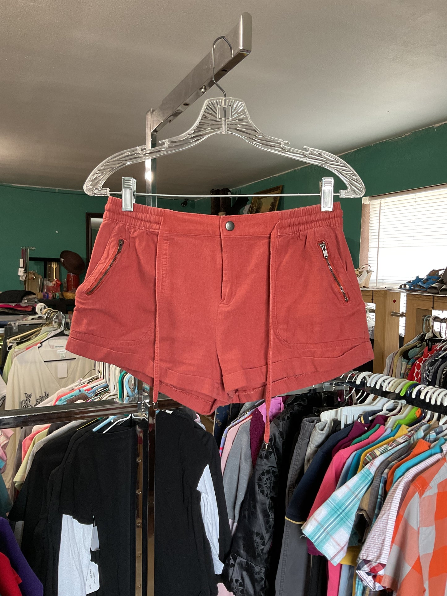 Iris Misses Zippered Pockets Bright Orange Shorts Size M