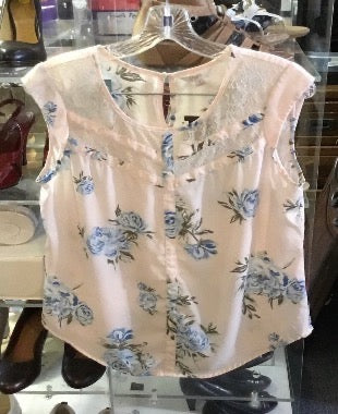 Candies Charming Soft Pink and Blue Floral Blouse Size M