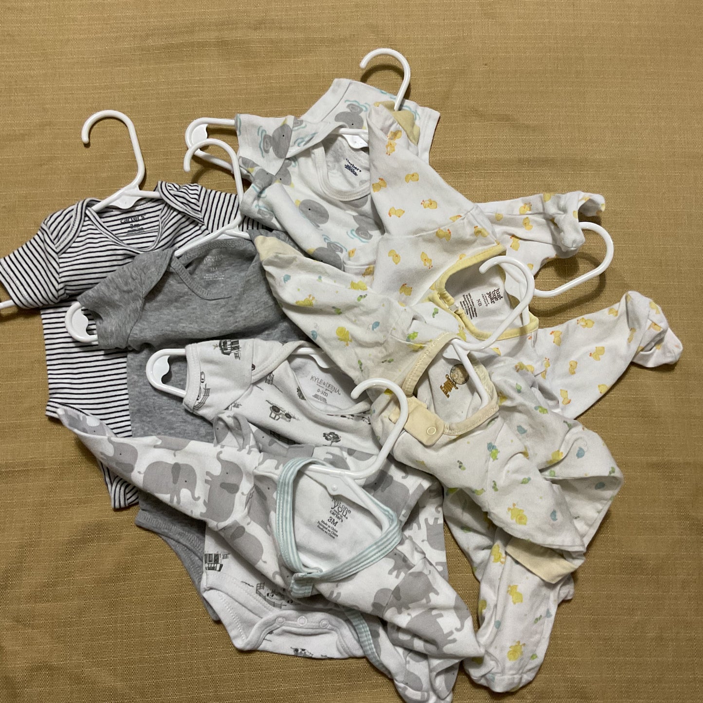 Neutral Themed 7 Piece Baby Wardrobe Size 0-3 Months